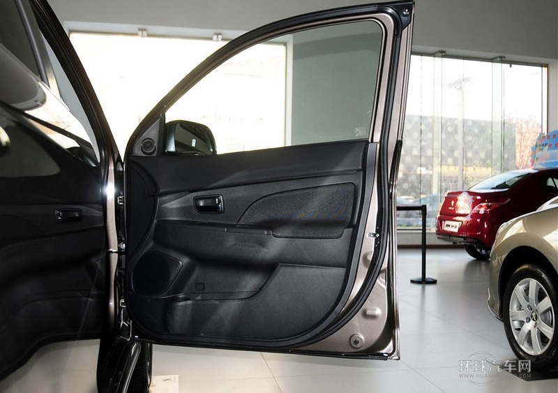 2013款 2.0L 四驅時尚型