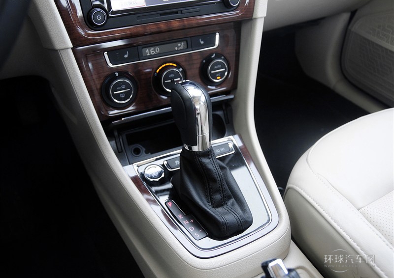 2013款 改款 1.4TSI DSG豪華版