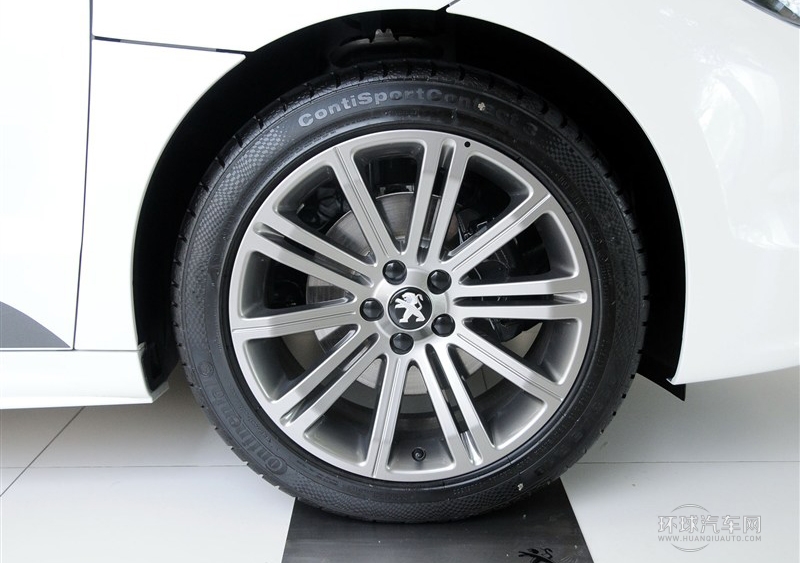 2014款 1.6T 豪華版深色風(fēng)格