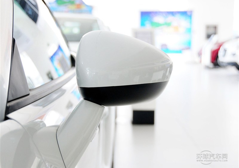 2014款 1.6T 豪華版深色風格