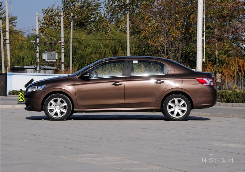 2014款 1.6L 自動(dòng)尊貴版