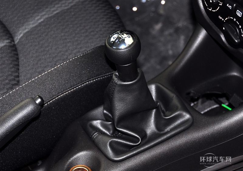 2011款 兩廂 1.4L 手動(dòng)馭樂(lè)版