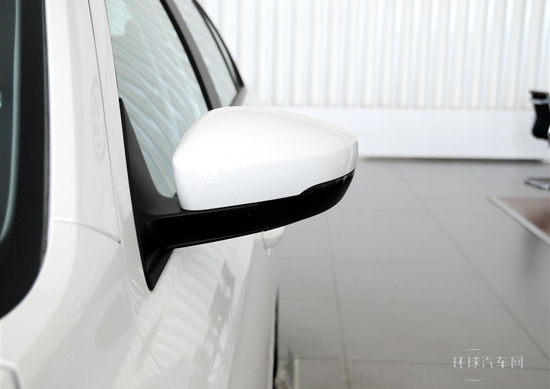 2013款 改款 1.6L 手動風尚版