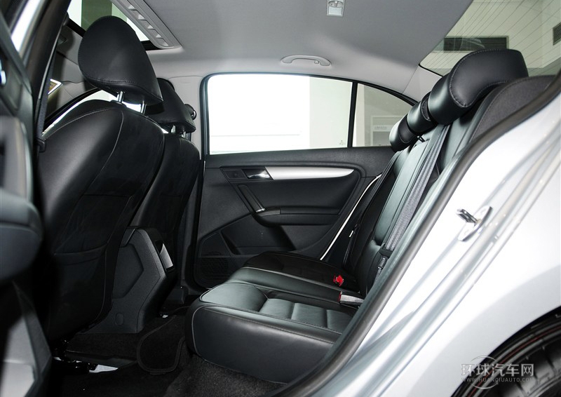 2013款 改款 1.6L 手動舒適版