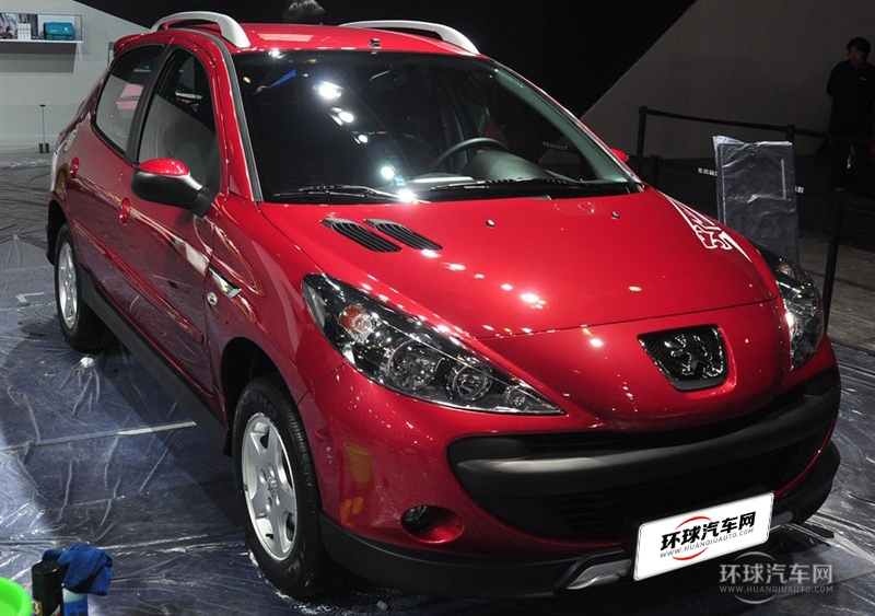 2013款 CROSS 1.6L 手動品樂型