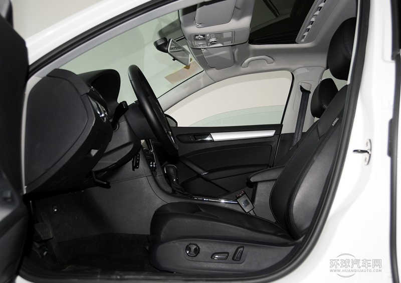 2014款 1.8TSI DSG尊榮導(dǎo)航版