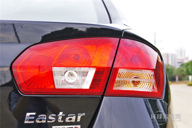 2012款 2.0L 手動典雅版