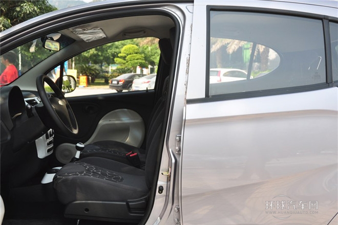 2013款 1.0L 手動時尚版