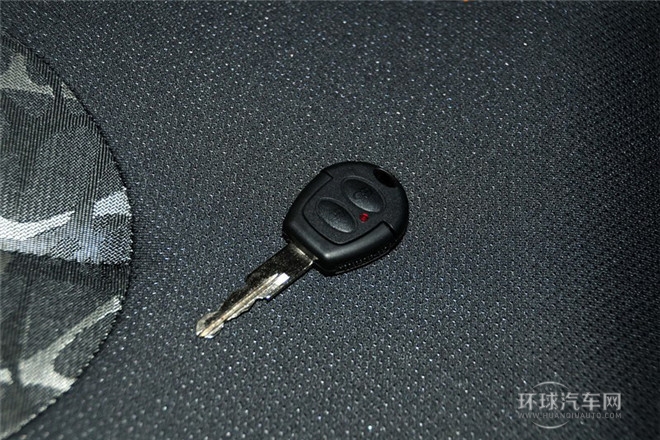 2013款 1.0L 手動快樂版