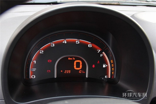 2013款 1.0L 手動(dòng)活力版