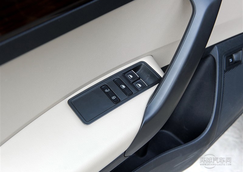 2013款 1.6L 自動豪華版