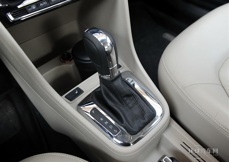 2013款 1.6L 自動豪華版