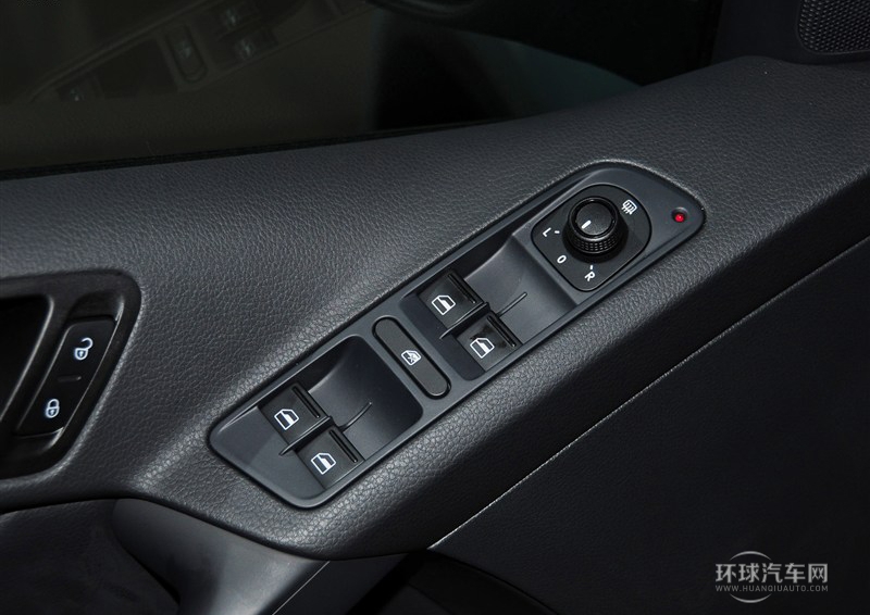 2013款 1.4TSI 手動(dòng)兩驅(qū)藍(lán)驅(qū)版