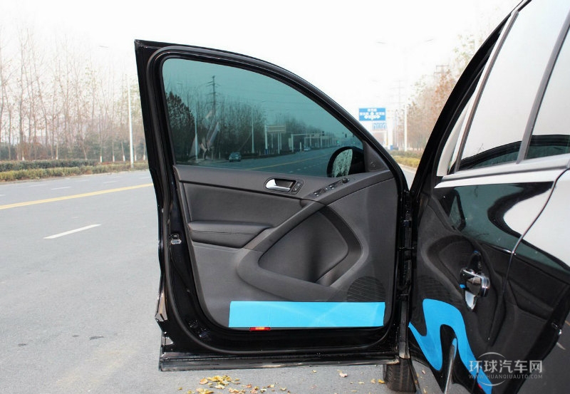 2013款 1.8TSI 手動(dòng)兩驅(qū)風(fēng)尚版