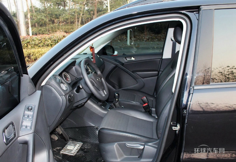 2013款 1.8TSI 手動(dòng)兩驅(qū)風(fēng)尚版