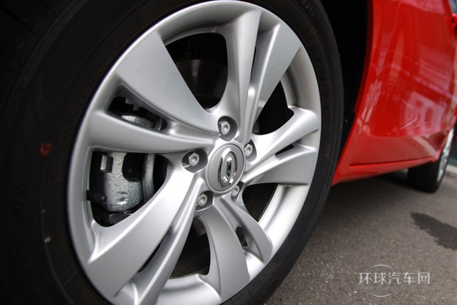 2013款1.6L自動(dòng)ESP 尊貴版