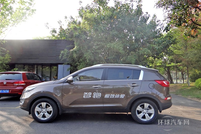 2014款 2.4L 自動(dòng)四驅(qū)版GLS