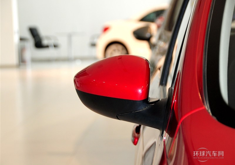 2013款 1.6L 手動(dòng)CROSS