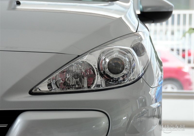 2013款 兩廂 1.6L 自動舒適版