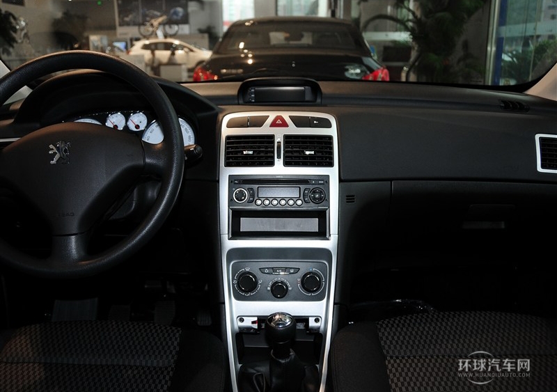 2013款 兩廂 1.6L 手動舒適版