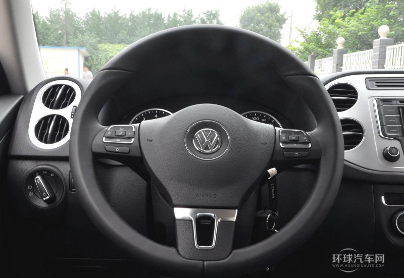 2013款 1.8TSI 自動(dòng)四驅(qū)舒適版