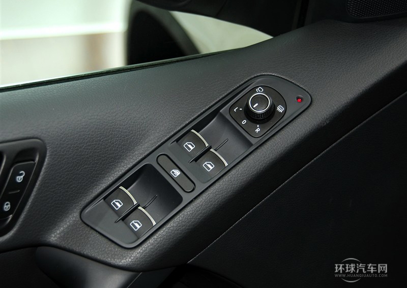 2013款 1.8TSI 自動四驅豪華型