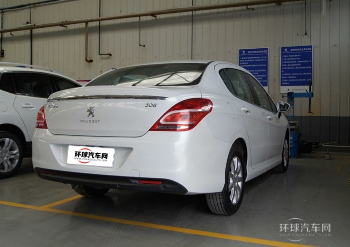 2014款 樂(lè)享版 2.0L 自動(dòng)風(fēng)尚型