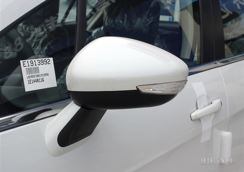 2014款 樂享版 1.6L 手動(dòng)優(yōu)尚型