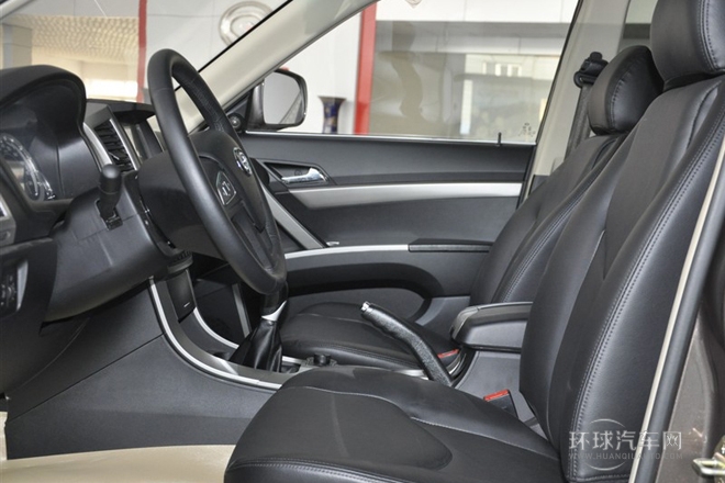 2012款 2.0L 手動汽油兩驅時尚版