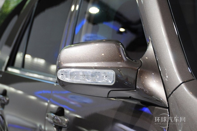 2012款 2.4L 手動汽油四驅天窗版