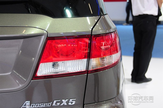 2012款 2.4L 手動(dòng)汽油四驅(qū)天窗版