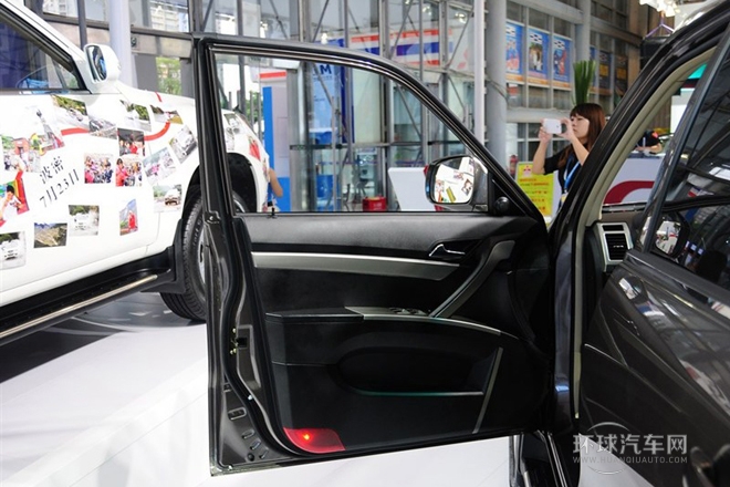 2012款 2.4L 手動汽油四驅(qū)天窗版