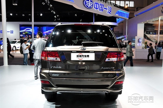 2012款 2.5T 手動(dòng)柴油兩驅(qū)時(shí)尚版