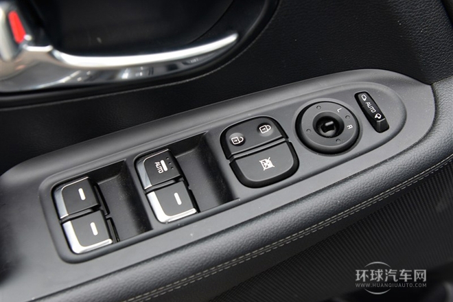 2013款 2.0L 5座自動標準版 國V