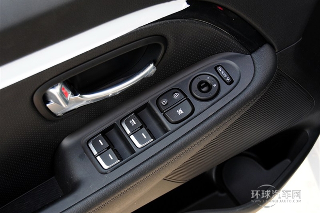 2013款 2.0L 7座自動豪華版 國IV