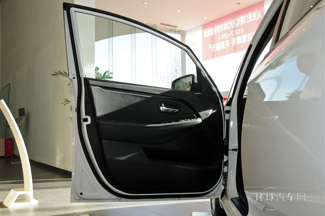 2013款 2.0L 7座自動舒適版 國IV