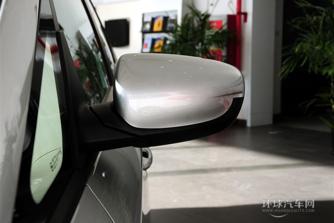 2013款 2.0L 7座自動標準版 國IV