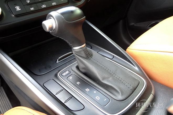 2013款 2.0L 5座自動舒適版 國IV