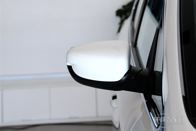 2013款 2.0L 5座自動舒適版 國IV