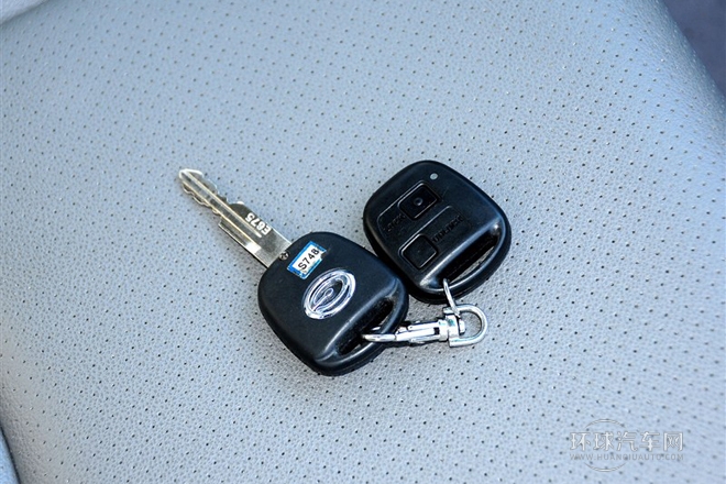 2010款 2.2L汽油豪華型短貨箱