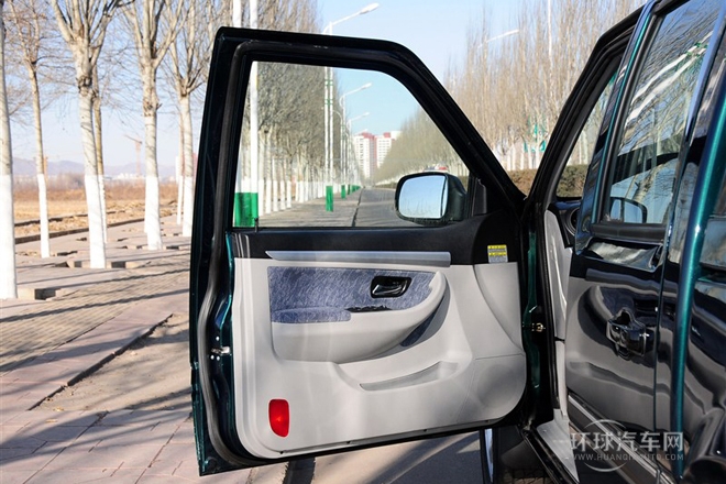 2010款 2.2L汽油豪華型短貨箱