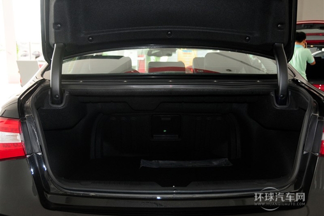 2013款 2.4L 商務天窗型 國IV