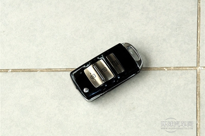 2013款 2.4L 商務(wù)天窗型 國V