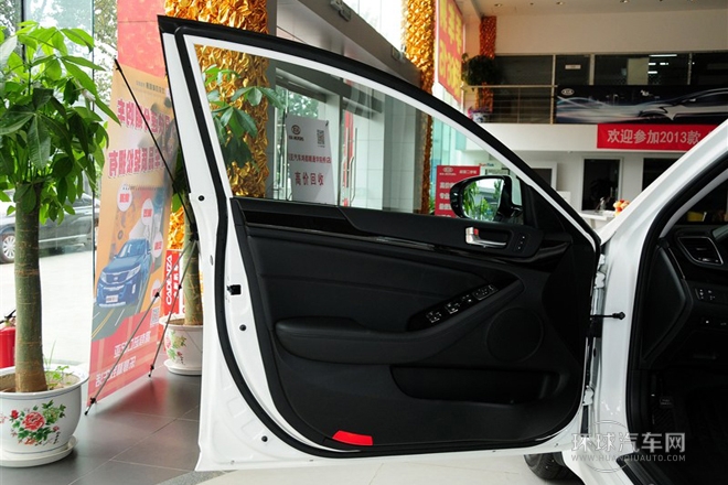 2013款 2.4L 商務天窗型 國V