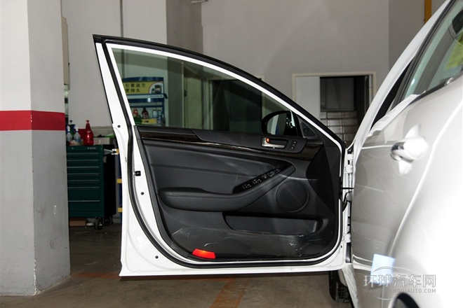 2013款 2.4L 商務(wù)型 國V