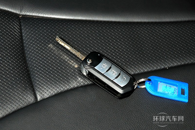 2012款 2.0L 手動兩驅豪華版