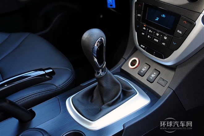 2012款 2.0L 手動兩驅豪華版