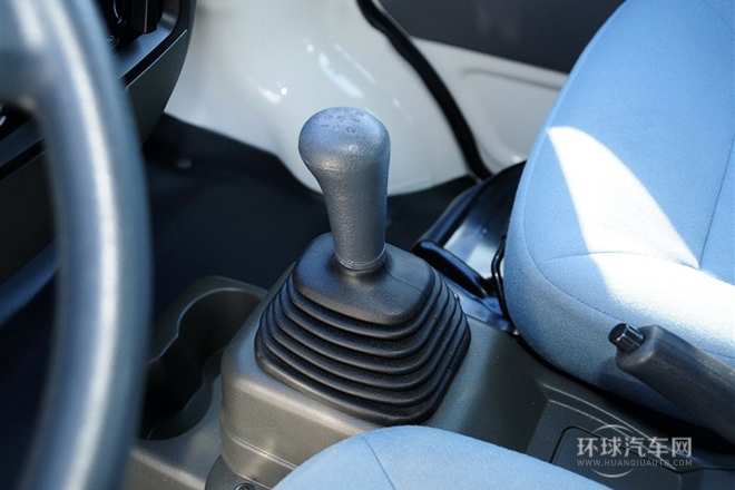 2012款 1.0L豪華型