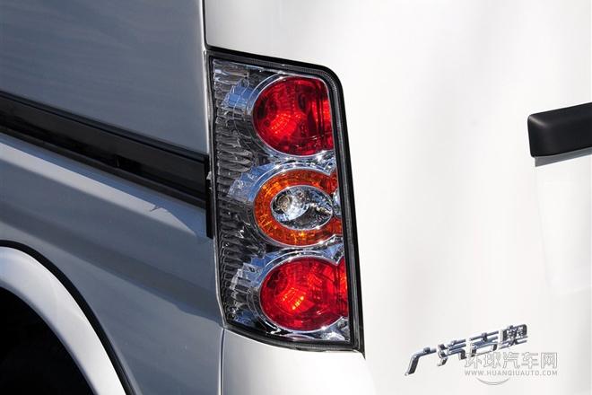 2012款 1.0L豪華型