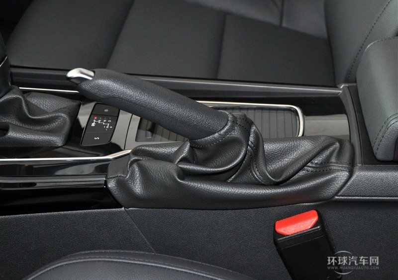 2013款 2.0L 兩周年紀念 自動天窗經典版